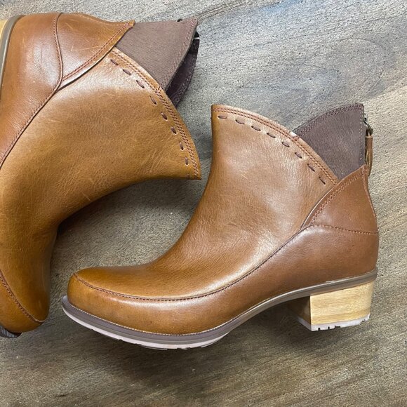 Chaco Cataluna Mid Casual Boots Womens Size 6.5 Waterproof Leather NEW - Picture 2 of 12